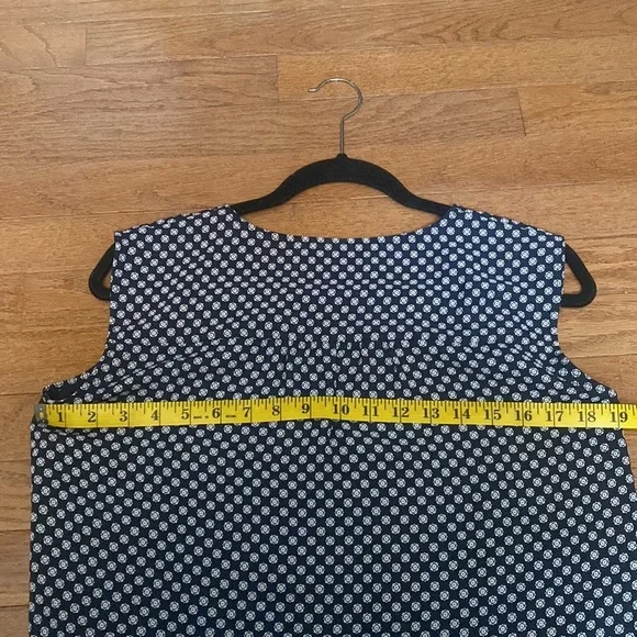 EUC Loft petite sleeveless top - Picture 12 of 12